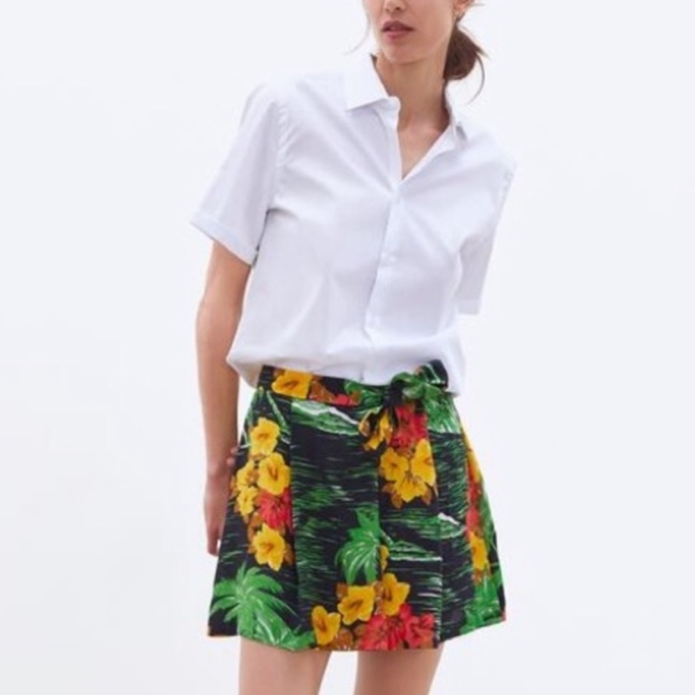 ZARA Tropical Print Palm Leaf Tie Belt Relaxed Fit Shorts Black/Green Sz Medium